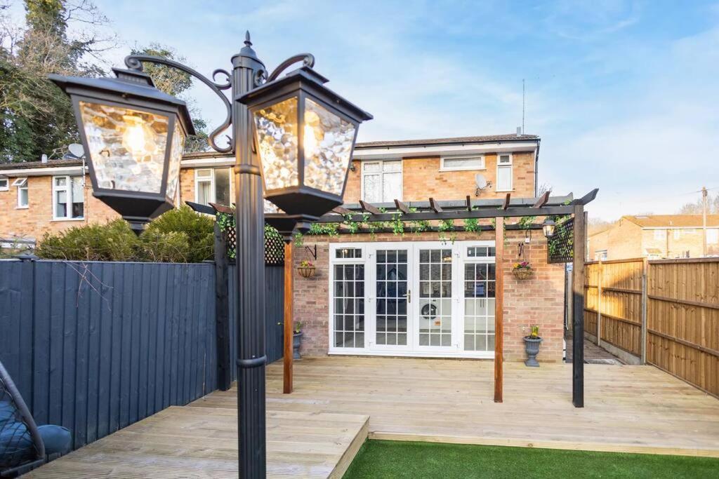 Hogwarts Hideaway Themed Property Watford  Kültér fotó