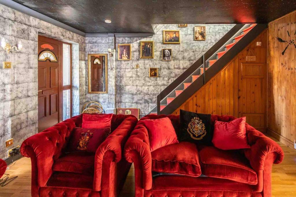 Hogwarts Hideaway Themed Property Watford  Kültér fotó